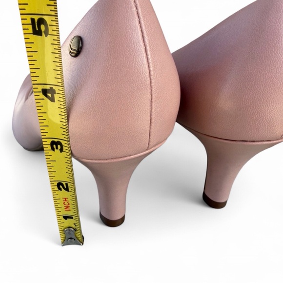 LifeStride Parigi Pumps in a soft  blush blossom Low-Heel Pumps - Picture 8 of 14